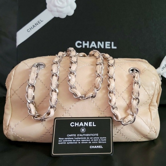 Chanel Authentic Beige Lambskin Bag - Picture 2 of 12